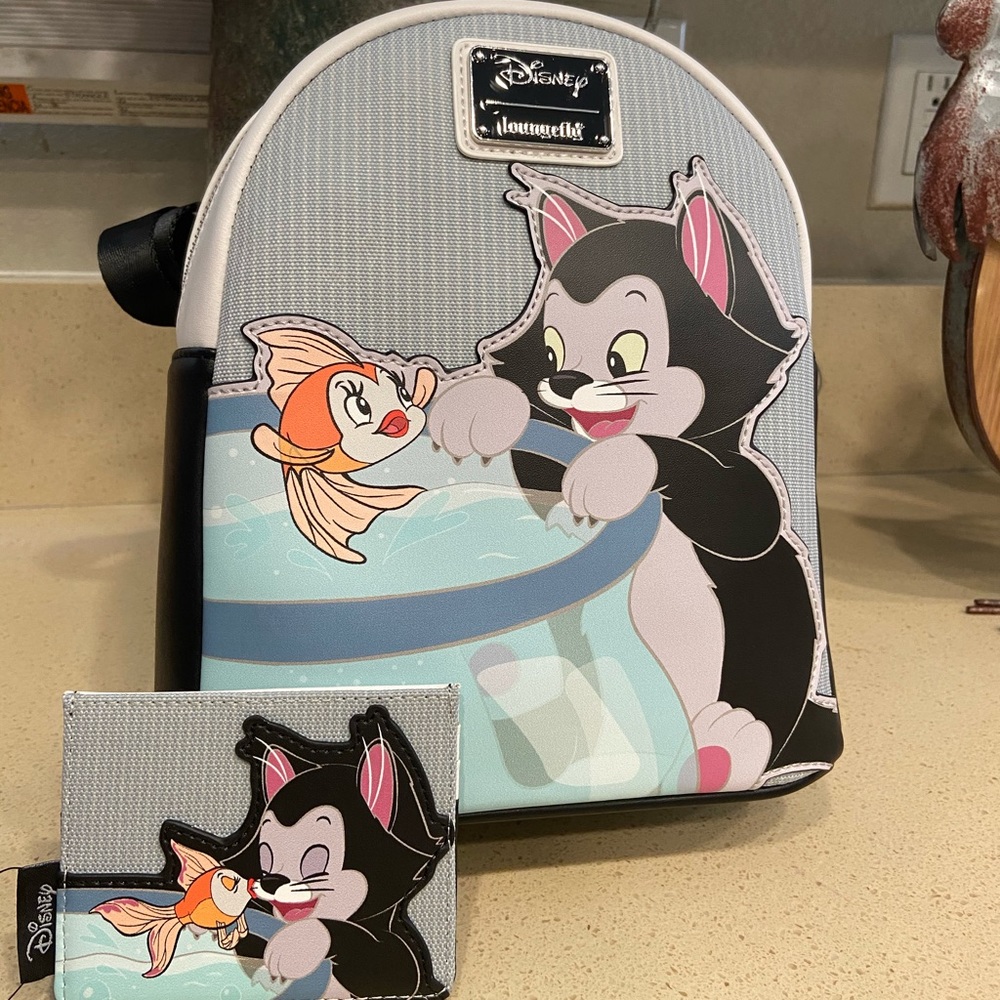 Loungefly Pinocchio’s Fígaro mini backpack set